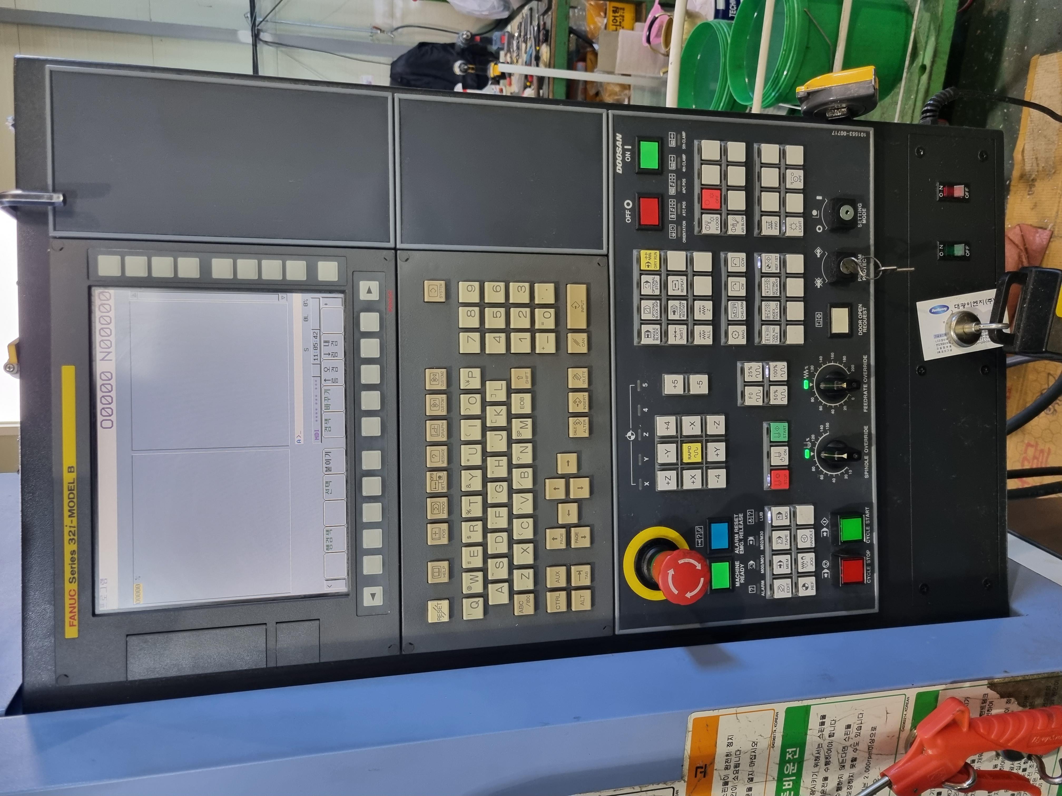 VM6500 BT40 12K CHIP CONVEYOR AICC2 DATASERVER VISE 4EA(SAMCHULLY)