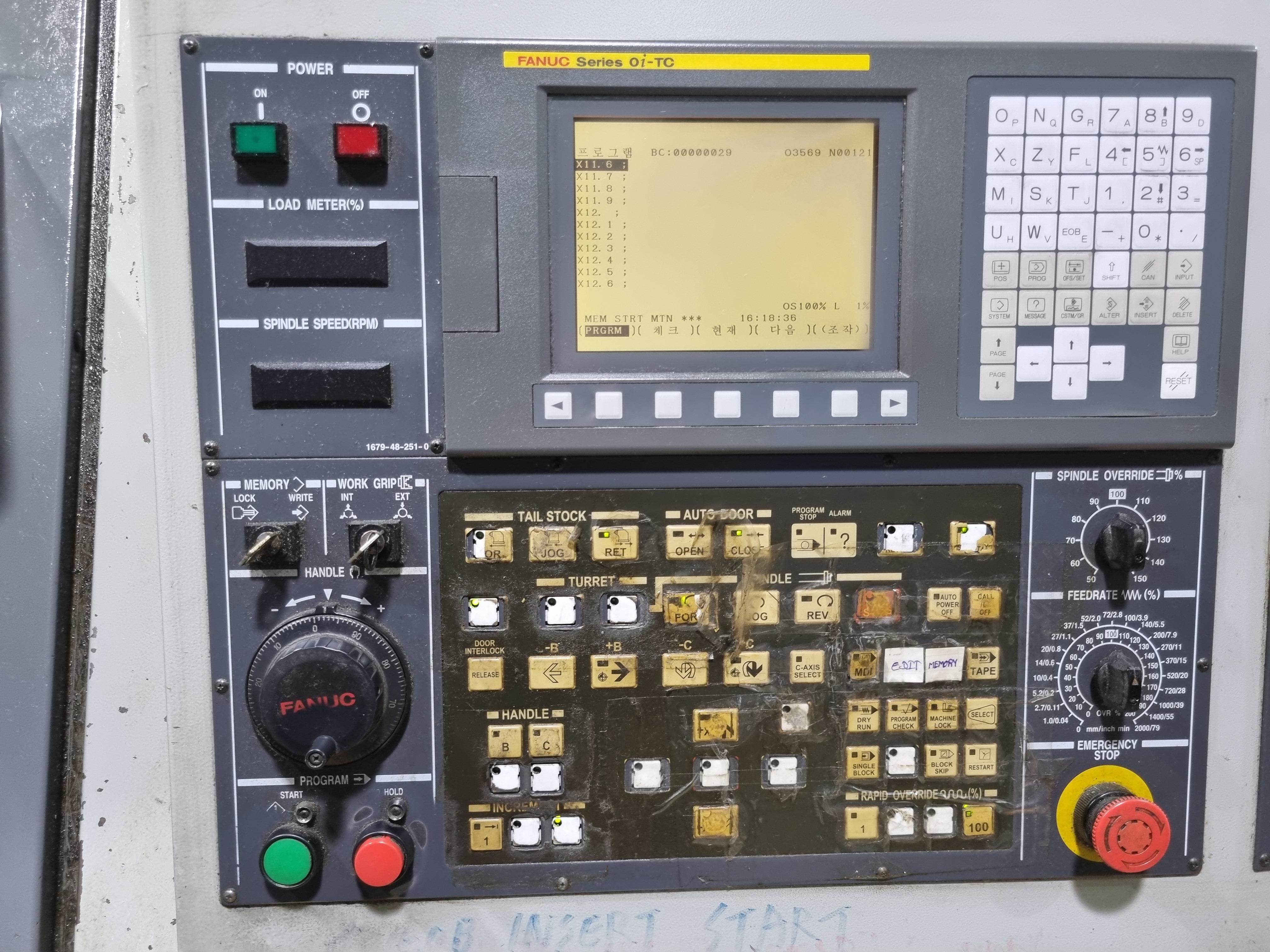 HYUNDAI-WIA 10" CNC LATHE SKT250 2009 GEAR YPE  CHIP CONVEYOR Q-SETTER