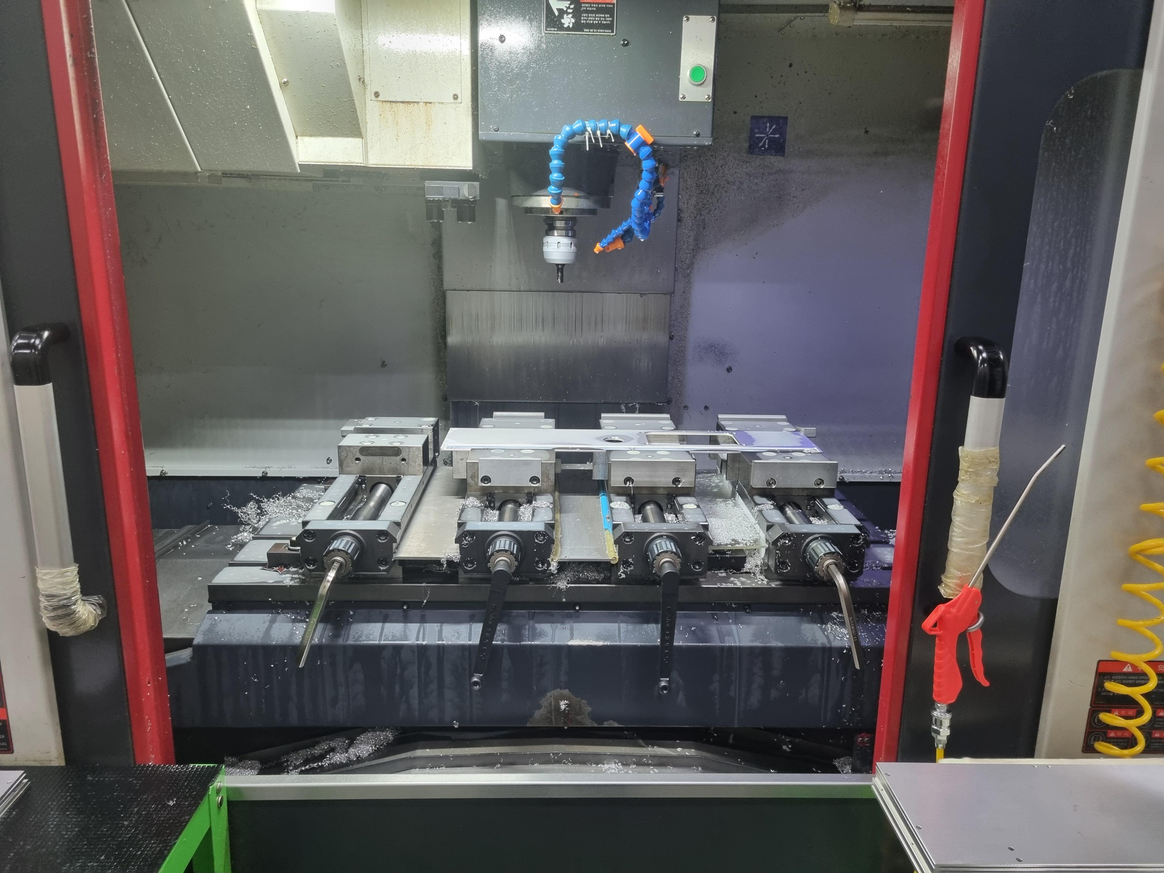 MCT MCV500 2017 XY-1050X540 BT40 12K